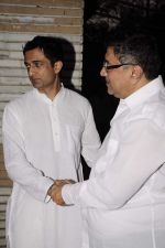 Sanjay Suri at Sunil and Dharmesh Darshan_s dad_s prayer meet in Santacruz on 3rd Jan 2012 (77).JPG